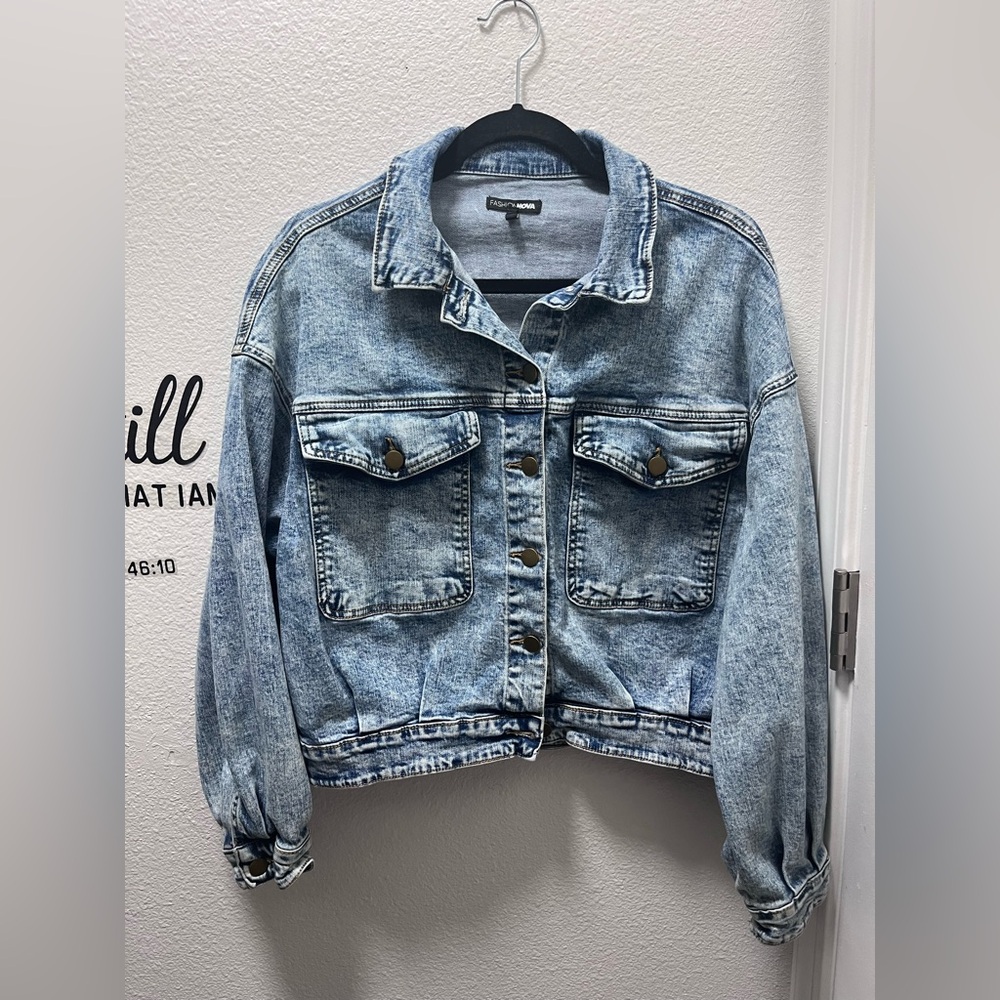 Fashion Nova Medium wash oversized cropped denim jacket